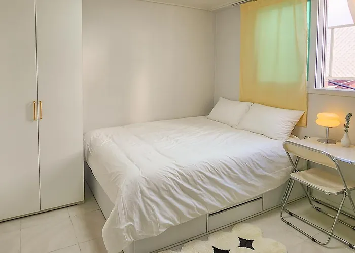 A Great Of Hongdae In Apartment Seoul
